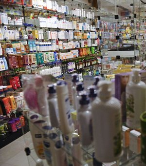 Covid-19: farmacêuticas levam multa por vender remédio acima do preço