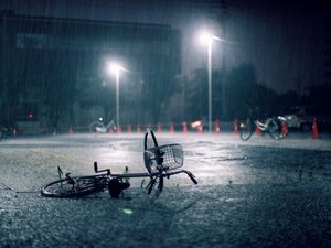 Homem cai de bicicleta e tem ereção prolongada de 9 dias 