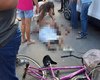 Mulher morre após ser atingida por caminhão enquanto andava de bicicleta