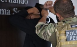 Defesa de acusado de matar a sogra alega “frenesi de sobrevivência” e culpa menor