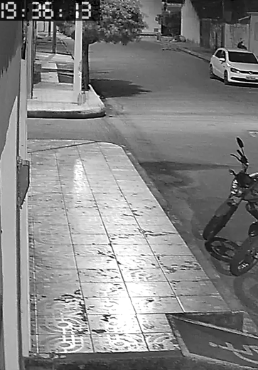 [Vídeo] Motociclista de aplicativo tem celular roubado durante assalto em Arapiraca