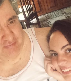 Filha de Gerson Brenner rebate críticas após decidir ir de ônibus ao velório do pai