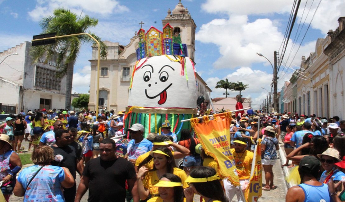 Ovo da Madrugada comemora 18 anos e promete arrastar multidão pelas ruas de Penedo