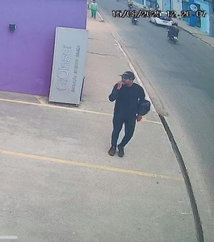 Vídeo mostra rosto de assaltante antes de crime em ótica no Centro de Arapiraca