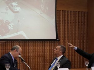 Delegado diz não haver ligação entre atirador de Marielle e Bolsonaro