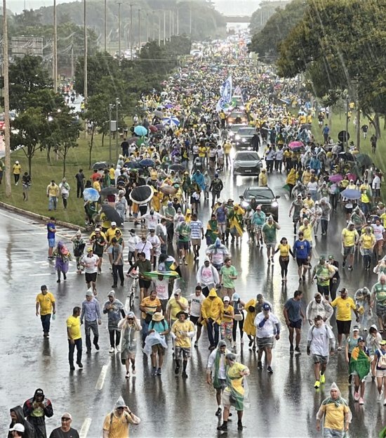 E a caminhada até Brasília? Rendeu.