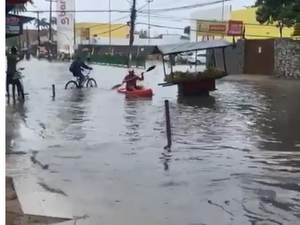 [Vídeo] Alagamentos geram transtornos após chuvas intensas em Maceió