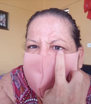 [VÍDEO] Moradora de Arapiraca sofre sem condições de trocar a prótese ocular que usa há mais de 10 anos