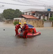 Inundações deixam famílias ilhadas em dia de chuva no Grande Recife; mais de 80 pessoas buscam abrigo