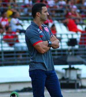 Após derrota para o Goiás, CRB anuncia saída do técnico Júnior Rocha