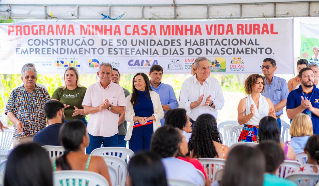 Ronaldo Lessa participa da entrega de casas a quilombolas em Dois Riachos