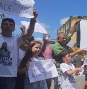 [Vídeo] Família e amigos de empreendedora morta em colisão de trânsito fazem protesto pedindo por justiça