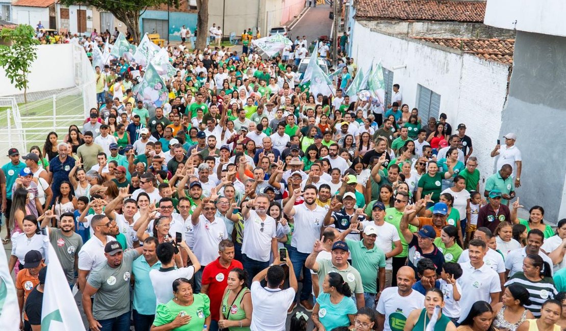 Caminhada e adesivaço marcam início da campanha de Lucas Santos à prefeitura de Traipu