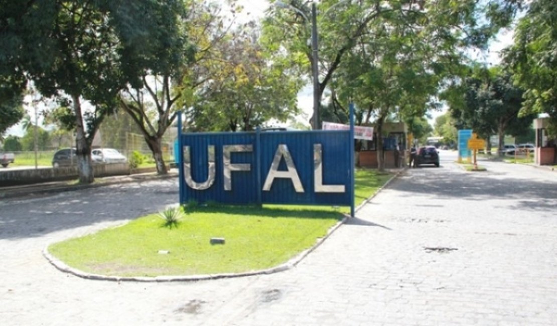 Ufal fará vestibular para curso de Letras-Libras