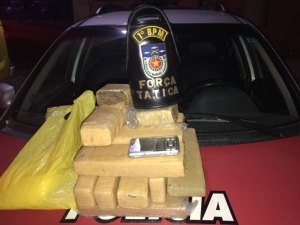 Jovens são presos com quase nove quilos de maconha na capital