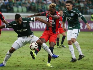 Palmeiras vence San Lorenzo e avança com melhor campanha da Libertadores