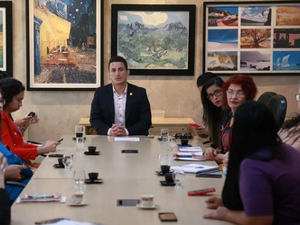 Delegado-geral da PC/AL recebe movimentos de mulheres e família de jovem vítima de feminicídio em São José da Tapera