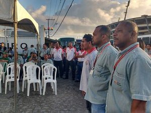 Rodoviários da Veleiro atrasam saída de ônibus da garagem nesta quinta (03)