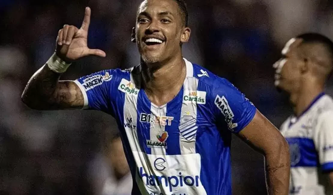 Antes de duelo contra o Sport, Lucas Barcellos celebra ótima fase no CSA