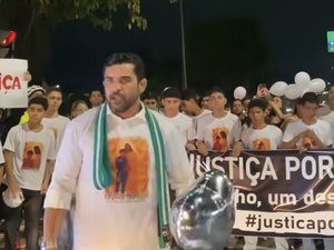 Protesto cobra Justiça por adolescente de Palmeira morto em atropelamento em Maceió