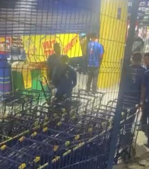 Mulher esfaqueada morre após tentar buscar ajuda em supermercado de Palmeira dos Índios