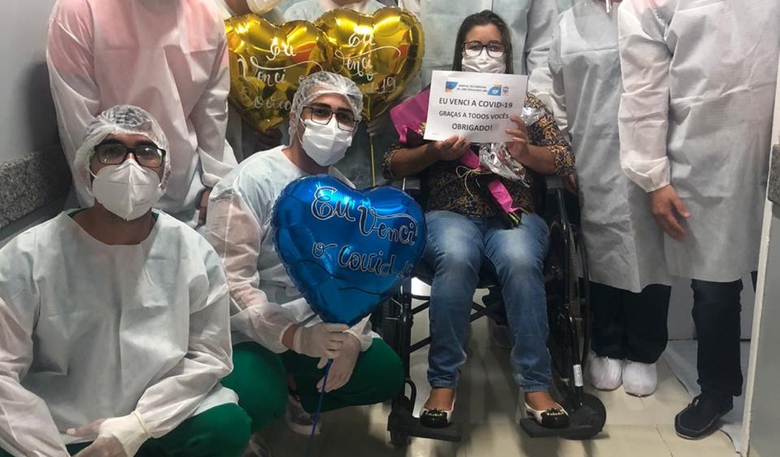 [Vídeo] Mais cinco pacientes são curados da Covid-19 no Hospital de Campanha em Arapiraca 