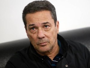 Vanderlei Luxemburgo, técnico do Vasco, está com câncer de pele