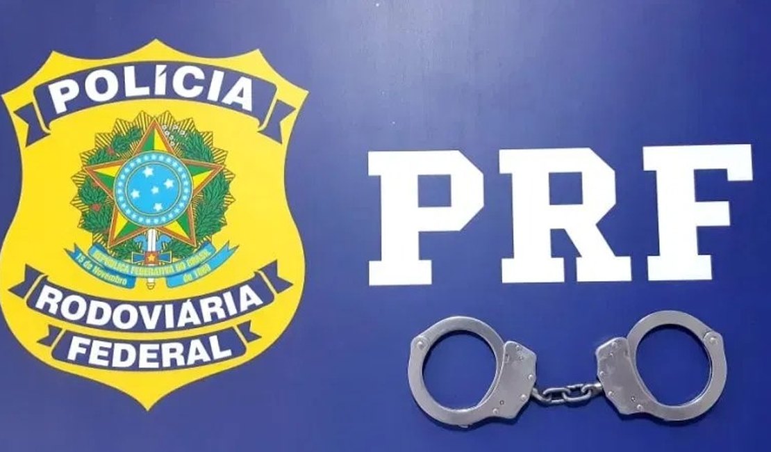 Dois homens são presos pela PRF durante fiscalizações nas BRs de Alagoas