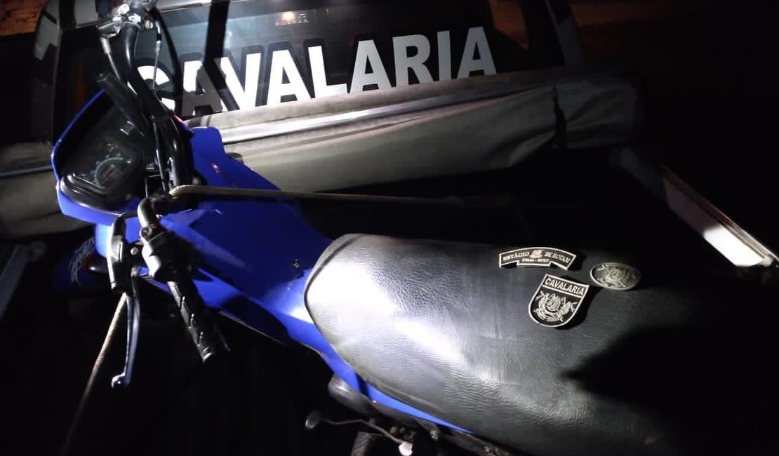 Polícia recupera motocicleta roubada algumas horas depois do crime, em Arapiraca