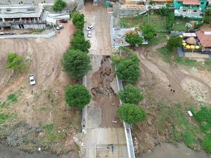 'Choveu dois meses em dois dias', diz coordenador da Defesa Civil sobre enxurrada em Piranhas