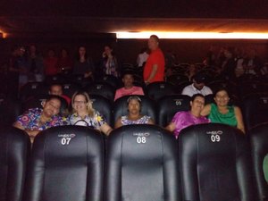 Usuários do serviços de Saúde Mental têm dia de lazer no cinema