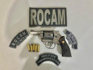 Farra em motel de Arapiraca acaba em apreensão de arma e prisão de suspeitos