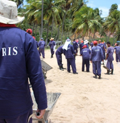 170 pessoas continuam trabalhando na limpeza das praias de Japaratinga