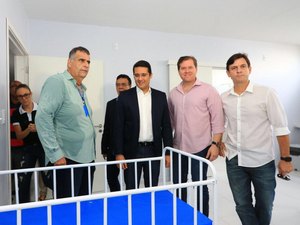Marx Beltrão participa da inauguração de 71 leitos no Hospital de Coruripe