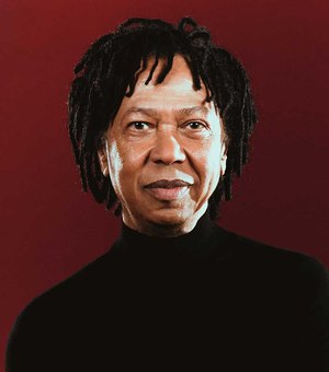 Djavan completa 76 anos com uma carreira consagrada no Brasil e no mundo