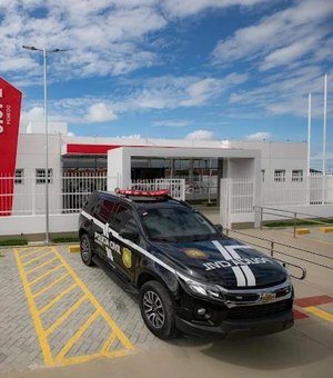 Polícia Civil prende em flagrante suspeito por homicídio a facadas na zona rural de Penedo