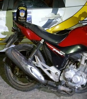 Polícia recupera veículo roubado em Chã de Bebedouro
