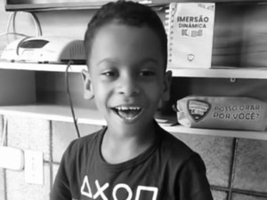 Menino de 7 anos morre ao ser atingido por muro de terreno que desabou em Delmiro Gouveia