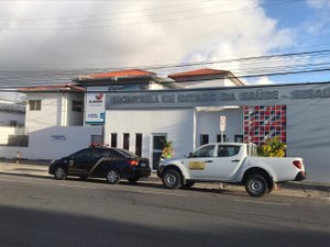 Médico e esposa foragidos da operação Dama da Lâmpada são incluídos em lista nacional da PF