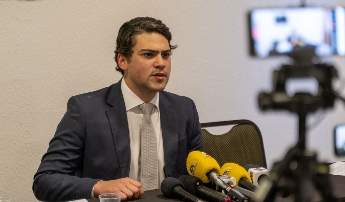 Prefeito Eduardo Bulhões anuncia entrega de fardamento, kits escolares e construção de 9 creches