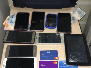 Dupla é presa após roubar moto para praticar assaltos em Cajueiro 