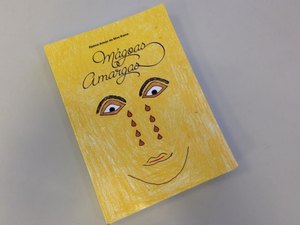 Carteiro alagoano lança livro sobre as angústias sofridas por um jovem casal