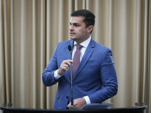 Deputado Alexandre Ayres propõe proibir apostas online para beneficiários sociais