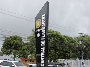 Mulher é presa após furtar 20 pacotes de café em atacado de Maceió