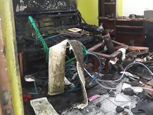 [Vídeo] Homem põe fogo dentro de casa para matar familiares em Viçosa