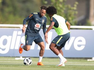 Seleção treina hoje na Inglaterra, na preparação para a Copa