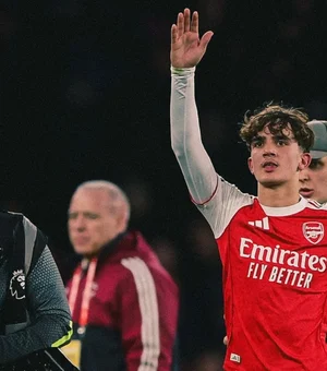 Atleta do Arsenal se torna mais jovem a fazer um gol na Premier League