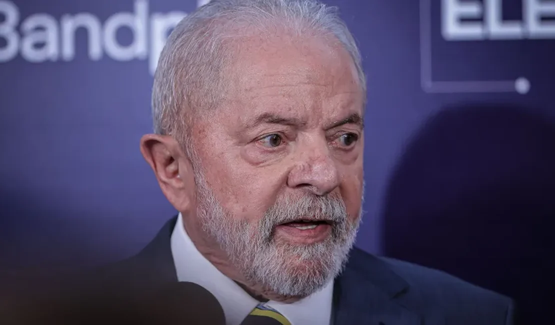 Campanha de Lula pede inelegibilidade de Bolsonaro e filhos no TSE