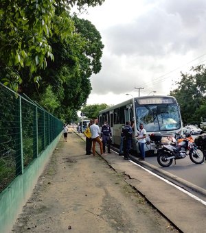 Nove pessoas ficam feridas em colisão entre dois ônibus na Av. Fernandes Lima
