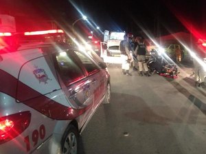 PM recupera carro roubado após troca de tiros em Marechal Deodoro